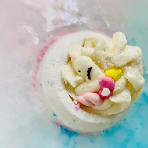 Musująca kula do kąpieli Unicorns & Halos 160 g Musująca kula do kąpieli Unicorns & Halos 160 g