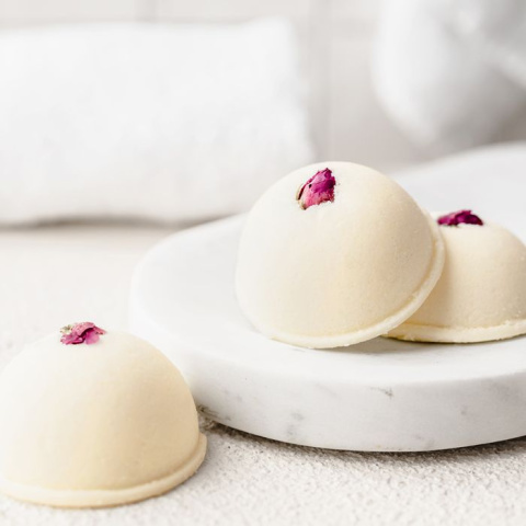 Półkula kapielowa Róża - Malina 60 g Półkula kapielowa Róża - Malina 60 g