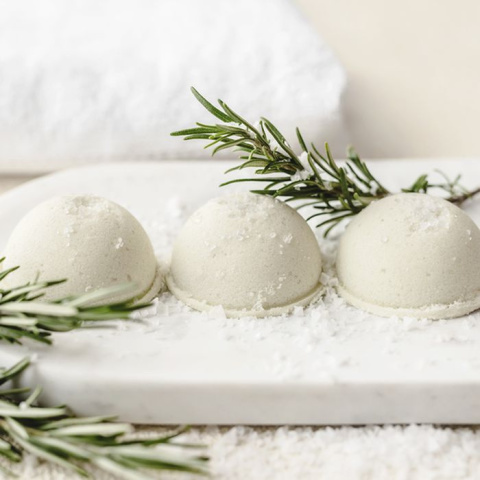 Półkula kąpielowa Rozmaryn + sól 60 g Półkula kąpielowa Rozmaryn + sól 60 g
