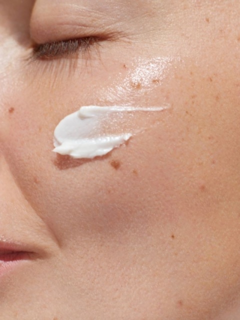 Odżywczy krem regenerujący 50 ml – eeny meeny, modelka Odżywczy krem regenerujący 50 ml – eeny meeny, modelka