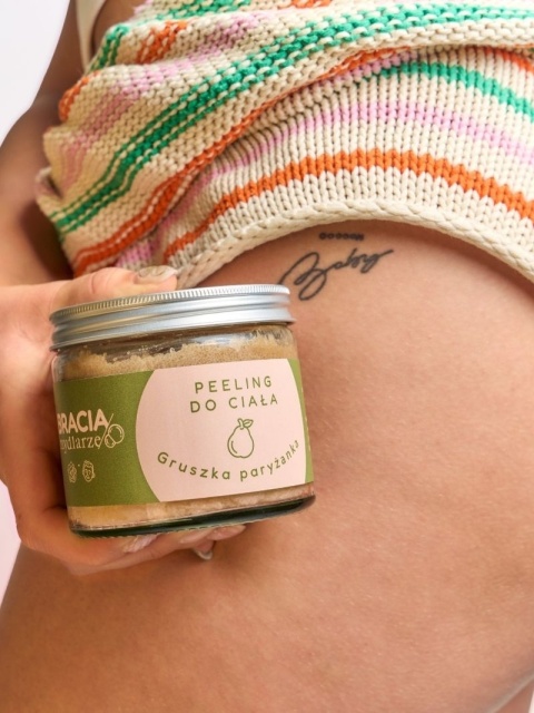 Peeling cukrowy do ciała Gruszka paryżanka 250 g , modelka