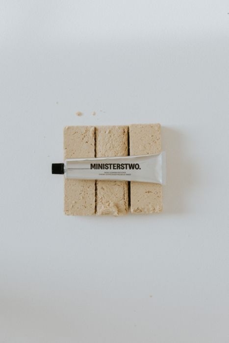 Chałwa pasta myjąco peelingująca 120 ml – Ministerstwo., produkt, aranżacja na te chałwy