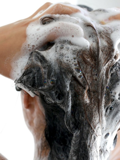 Ochronny szampon nawilżający 200 ml – eeny meeny , modelka