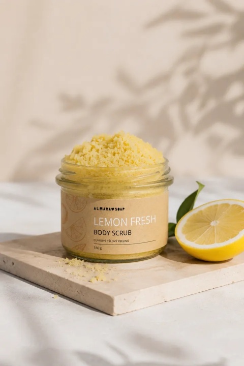 Naturalny peeling do ciała o świeżym cytrynowym zapachu 180 g Lemon Fresh 180 g – aranżacja