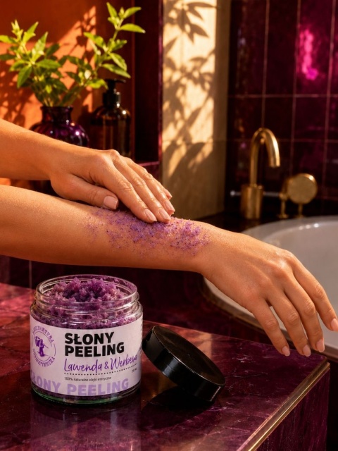 Słony peeling Lawenda & Werbena 250 ml – Manufaktura Bursztynnika, aranżacja