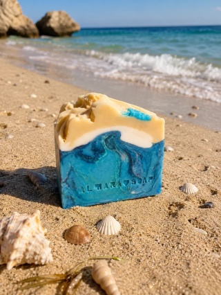Ręcznie robione mydło o świeżym zapachu eukaliptusa Sunny Beach 100 g – Almarasoap